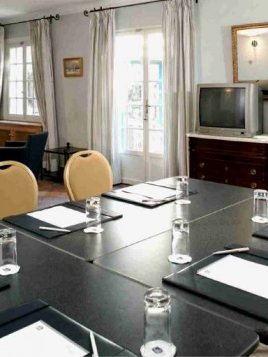 b7241e8b1ce631ebfdfbd949bdf7343a27e357ad-salle-seminaire-salon-bleu b7241e8b1ce631ebfdfbd949bdf7343a27e357ad-salle-seminaire-salon-bleu