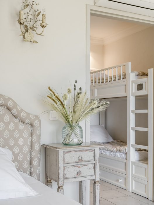chambre luxe familiale 31 avec lit sup- portrait- 2022 - Photo Chantal Garcin